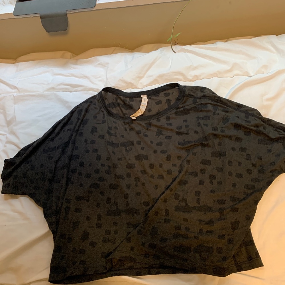 LULU LEMON OVERSIZED TEE